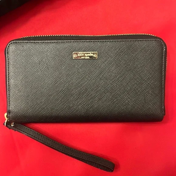 Kate Spade New York Wallet - Picture 1 of 8